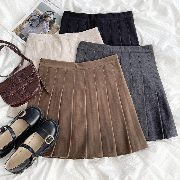 VILZSTUDIOS Chic pleated skirt from VILZSTUDIOS