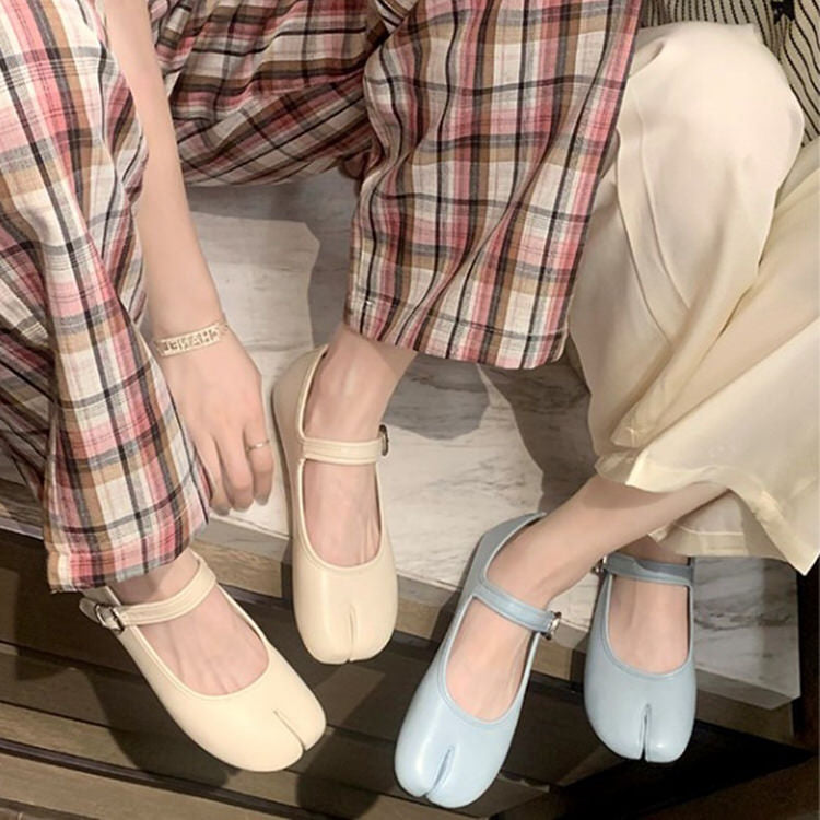 VILZSTUDIOS Chic split-toe Tabi ballet flats for stylish footwear