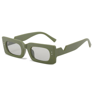 VILZSTUDIOS Stylish sunglasses with tinted lenses and thick frame