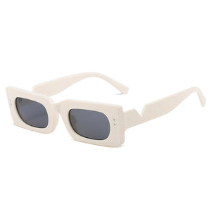 VILZSTUDIOS Stylish sunglasses with tinted lenses and thick frame