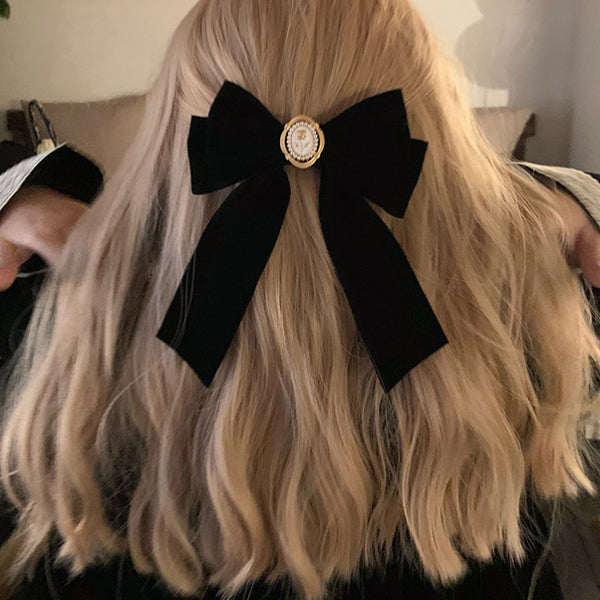 VILZSTUDIOS Stylish hair bow accessory