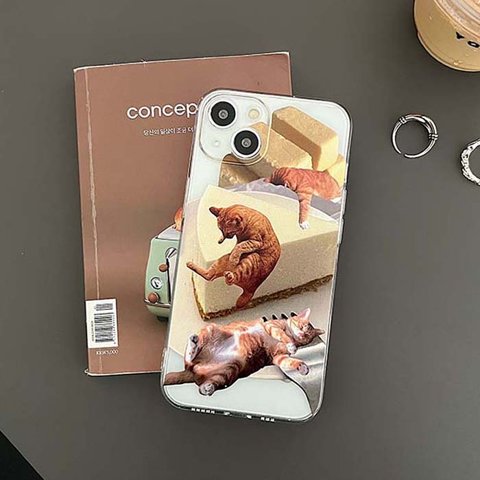 VILZSTUDIOS Stylish iPhone case with a cute cat design