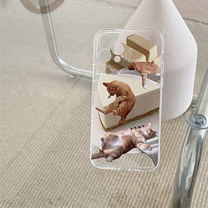 VILZSTUDIOS Stylish iPhone case with a cute cat design