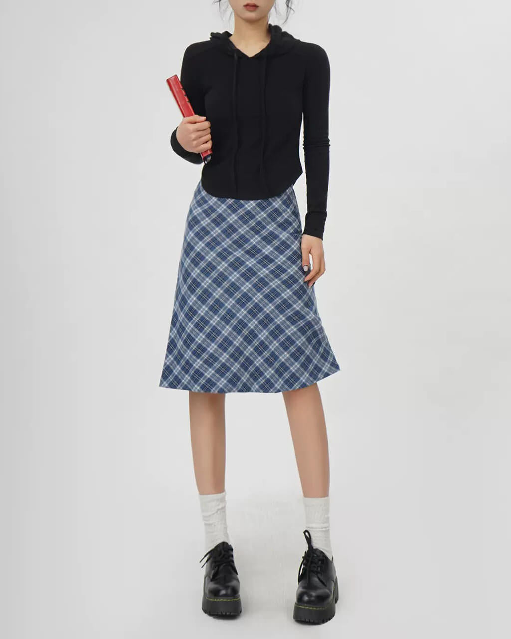 VILZSTUDIOS Fashionable plaid midi skirt for stylish outfits