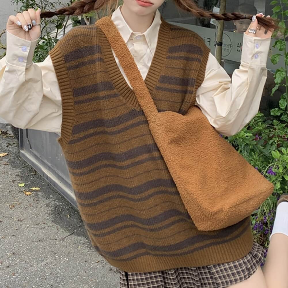 VILZSTUDIOS Striped sweater vest for stylish layering