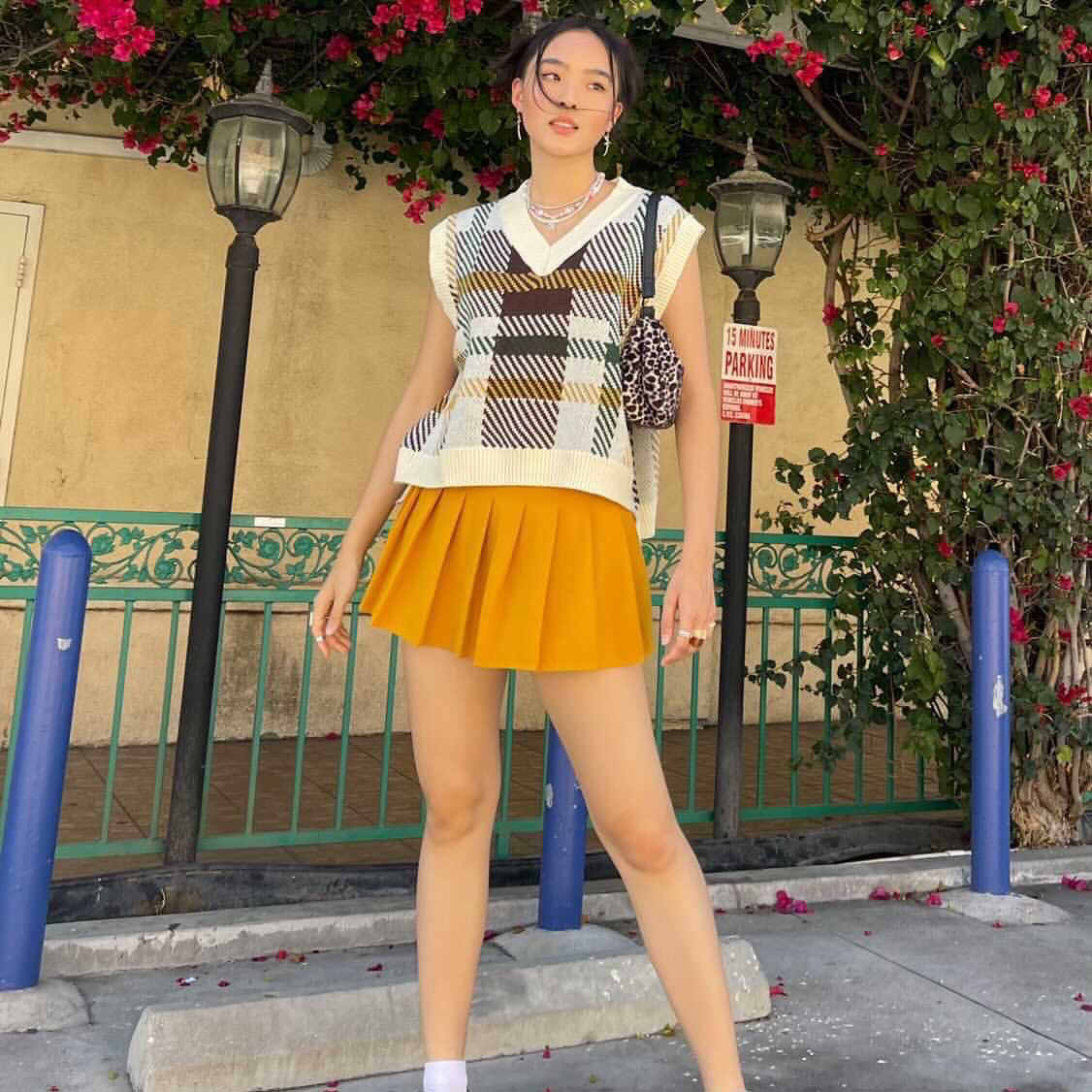 VILZSTUDIOS Stylish mini skirt for streetwear fashion