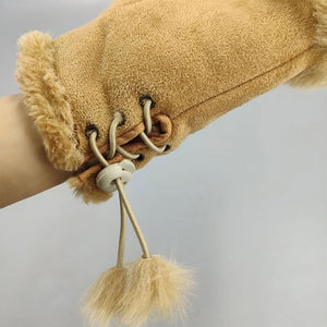 VILZSTUDIOS Cozy mittens with faux fur and lace detailing