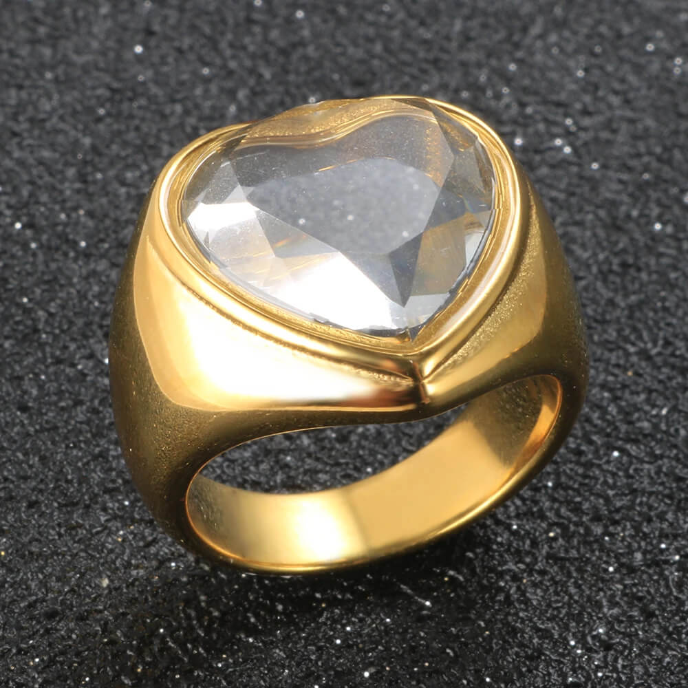 VILZSTUDIOS Y2K inspired chunky diamond heart ring