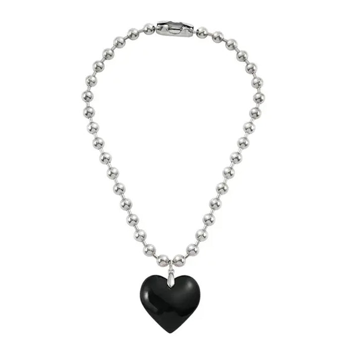 VILZSTUDIOS Heart pendant necklace for stylish accessorizing