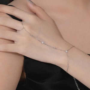 VILZSTUDIOS silver-tone clover hand chain bracelet