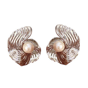 VILZSTUDIOS Elegant shell earrings for stylish accessories