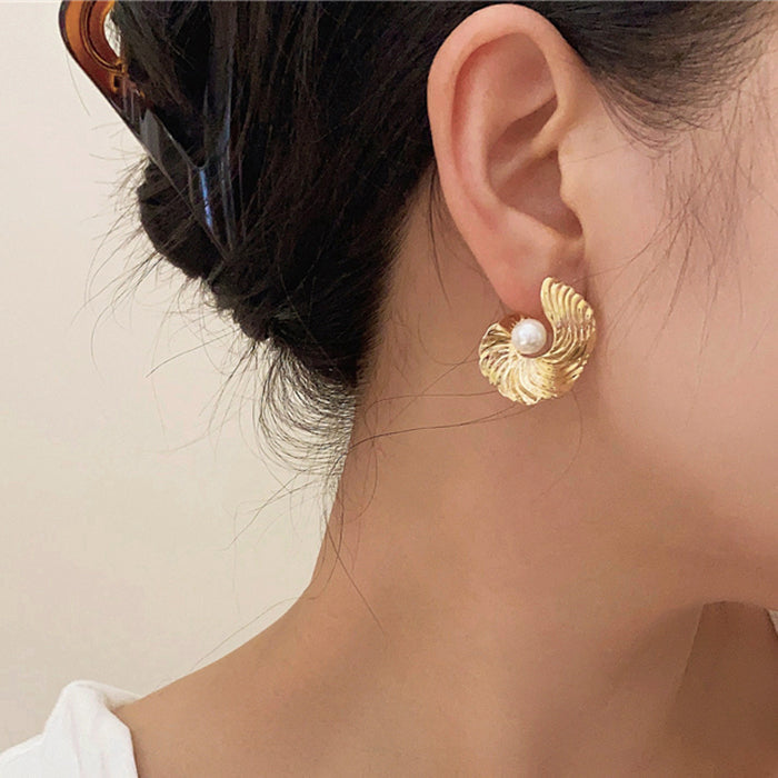 VILZSTUDIOS Elegant shell earrings for stylish accessories