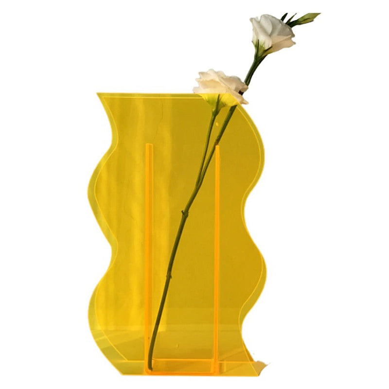 VILZSTUDIOS Acrylic vase in contemporary artistic design