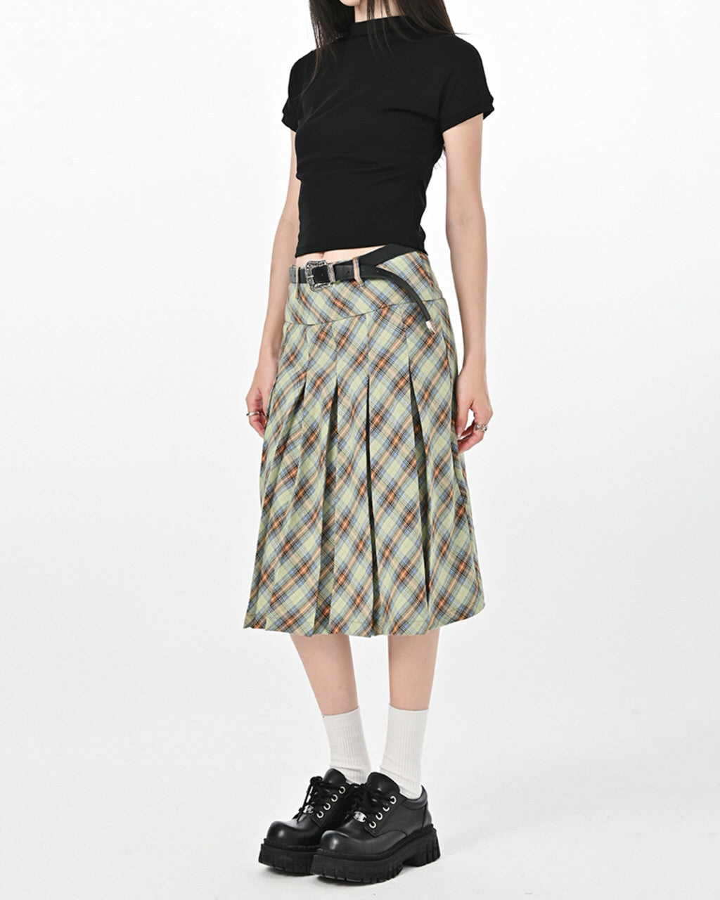 VILZSTUDIOS Stylish plaid pleated skirt for modern fashion