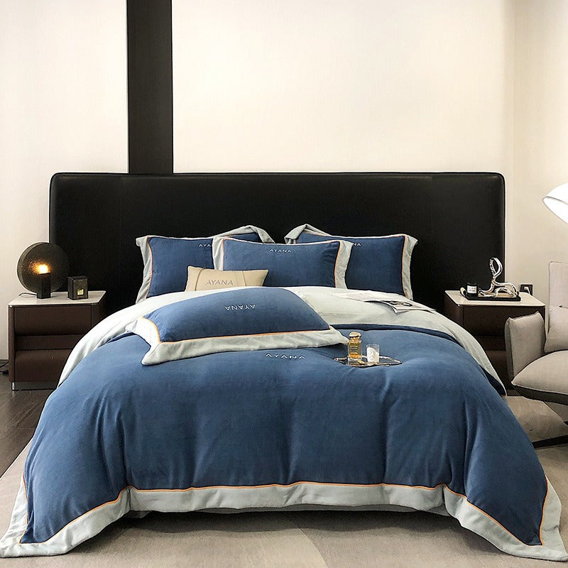 Contrast Border Velvet Bedding Set