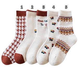 VILZSTUDIOS Trendy brown socks for stylish outfits