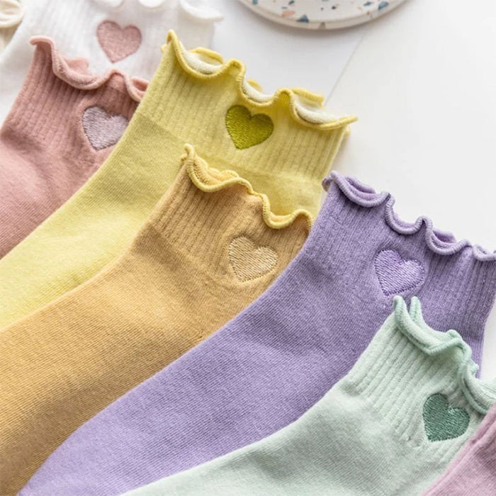 VILZSTUDIOS Cozy heart patterned socks for stylish comfort