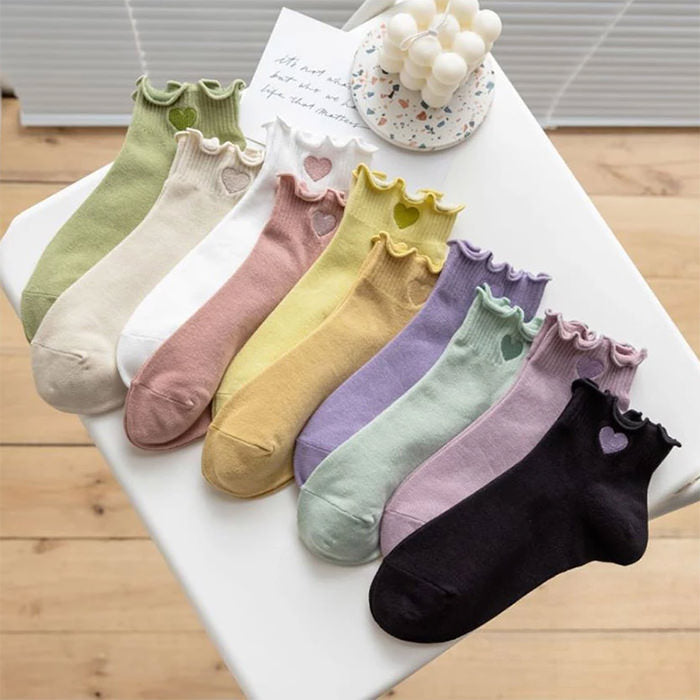 VILZSTUDIOS Cozy heart patterned socks for stylish comfort