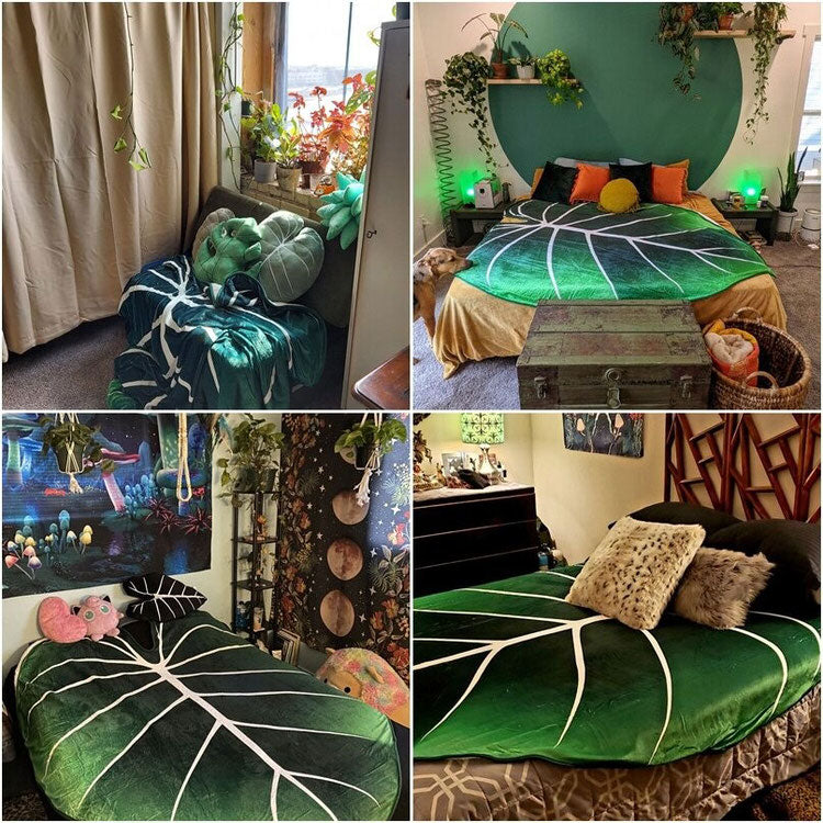 VILZSTUDIOS Cozy blanket featuring a leaf design