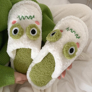 VILZSTUDIOS Cozy plush frog slippers for comfortable wear