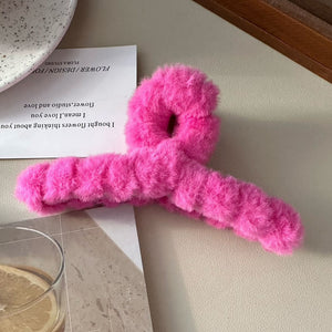 VILZSTUDIOS Plush hair claw clip for stylish hair accessories