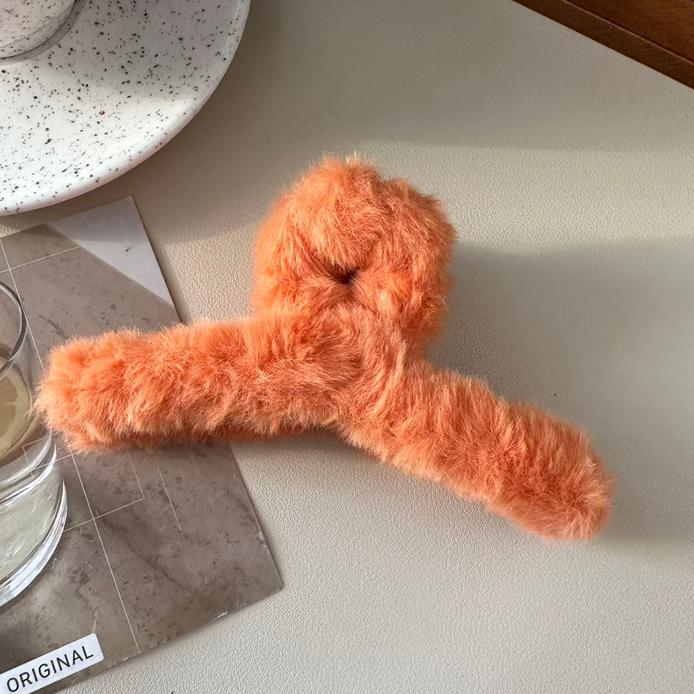 VILZSTUDIOS Plush hair claw clip for stylish hair accessories