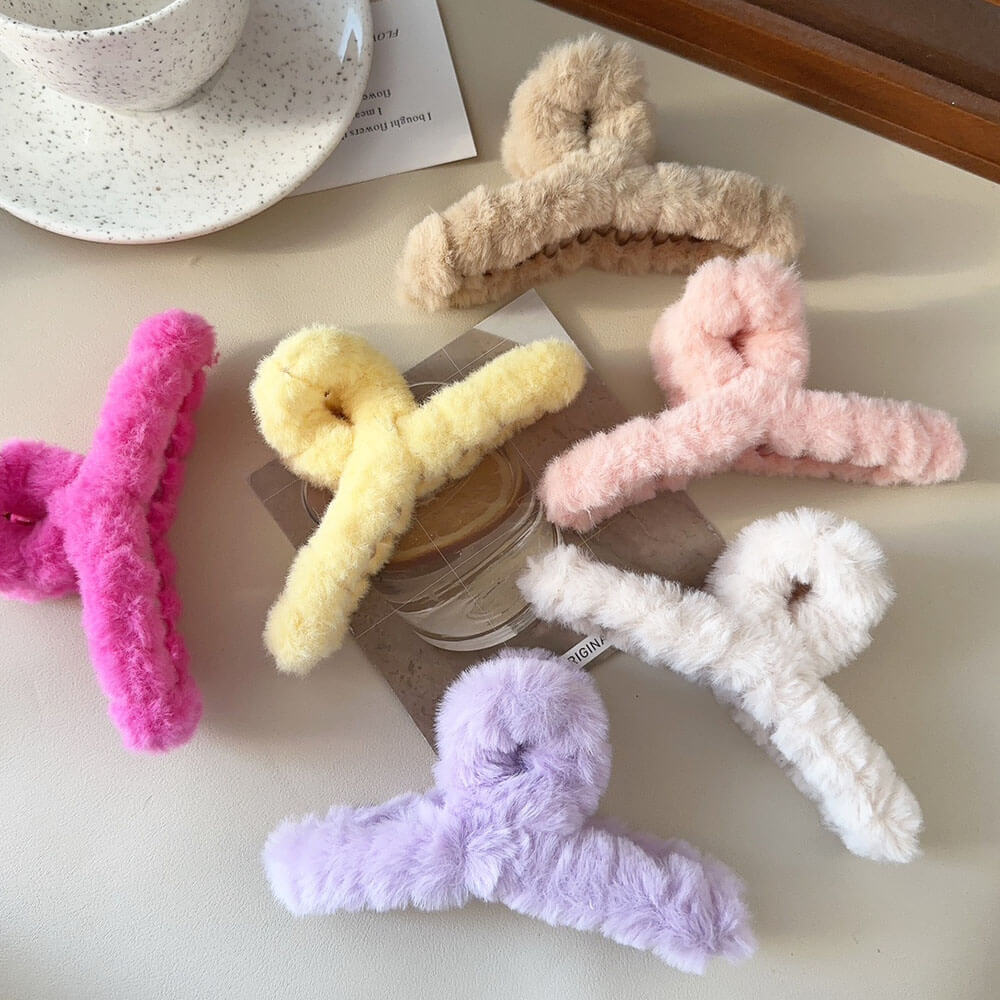VILZSTUDIOS Plush hair claw clip for stylish hair accessories