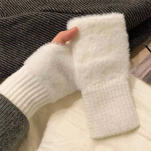 VILZSTUDIOS Cozy textured arm warmers for stylish layering