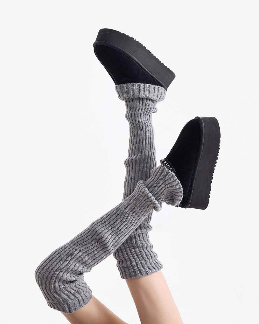 VILZSTUDIOS Textured leg warmers for winter fashion