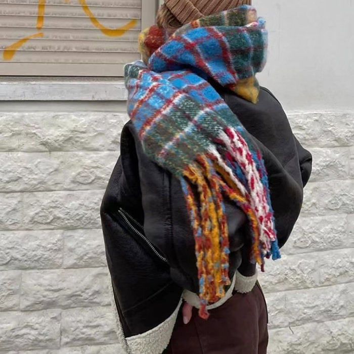 VILZSTUDIOS Plaid wool scarf for stylish warmth