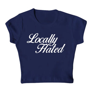 VILZSTUDIOS Stylish cropped tee with bold lettering design
