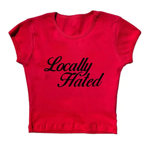 VILZSTUDIOS Stylish cropped tee with bold lettering design