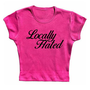 VILZSTUDIOS Stylish cropped tee with bold lettering design