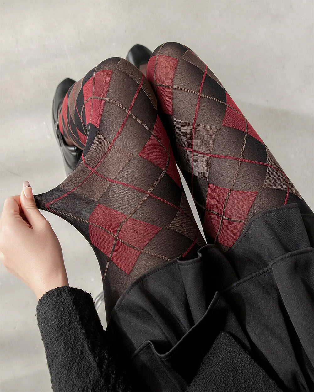 VILZSTUDIOS Fashionable argyle pattern tights for streetwear style