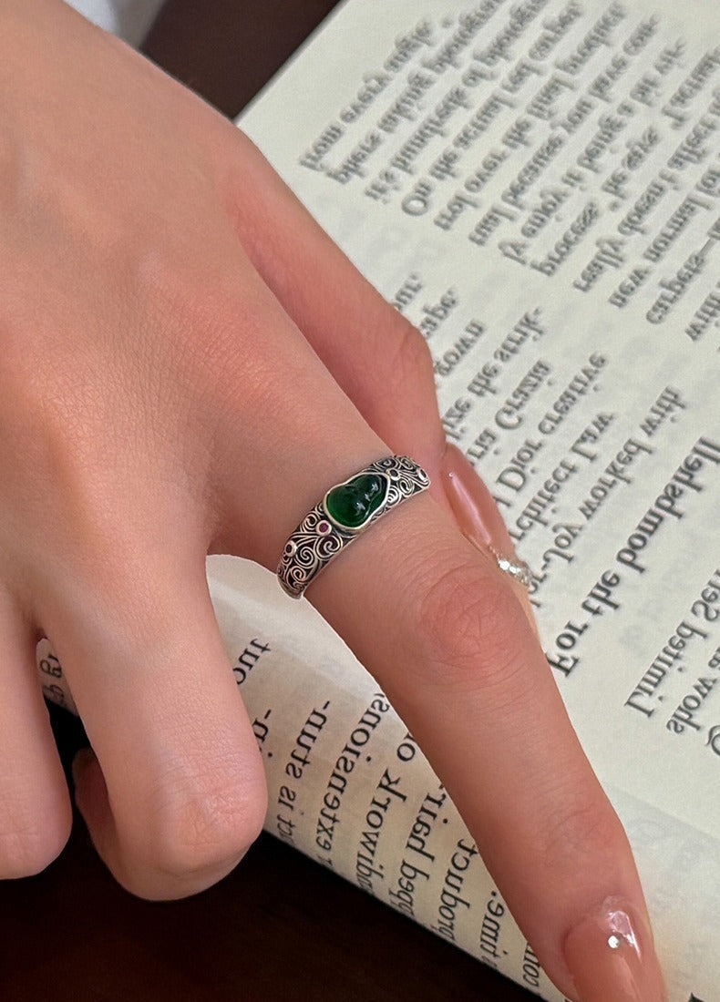 VILZSTUDIOS silver-tone ornate baroque ring with dark green cabochon