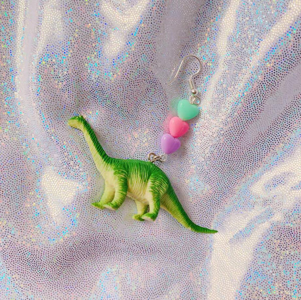 VILZSTUDIOS Trendy dinosaur earrings for a fun accessory choice