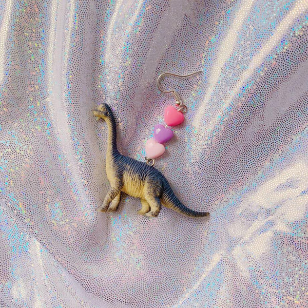 VILZSTUDIOS Trendy dinosaur earrings for a fun accessory choice