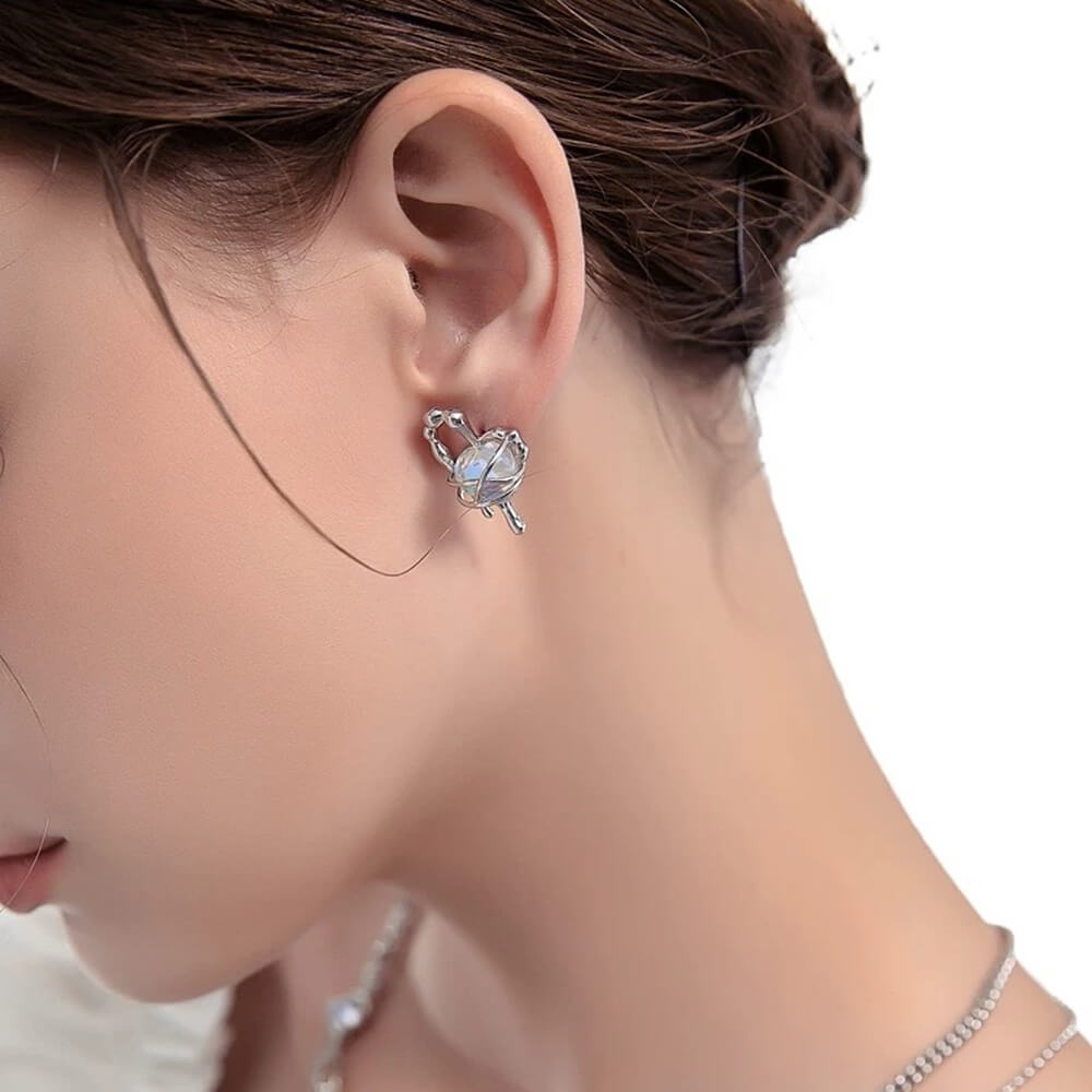 VILZSTUDIOS Stylish heart earrings made from zinc alloy