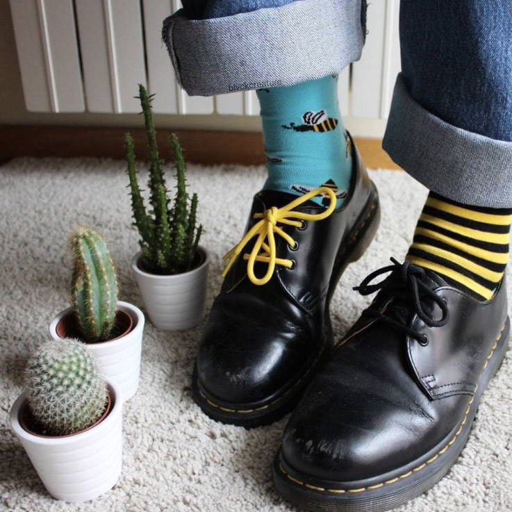 VILZSTUDIOS Eclectic bee patterned socks for streetwear style