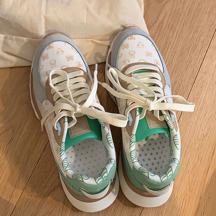 VILZSTUDIOS Stylish sneakers with leaf print design