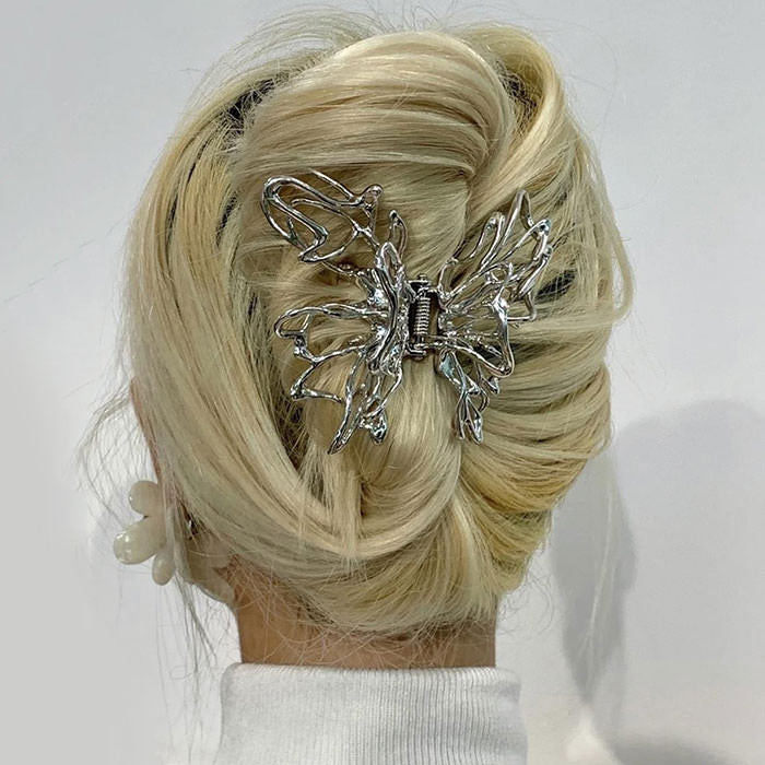 VILZSTUDIOS Edgy butterfly grunge hair claw accessory