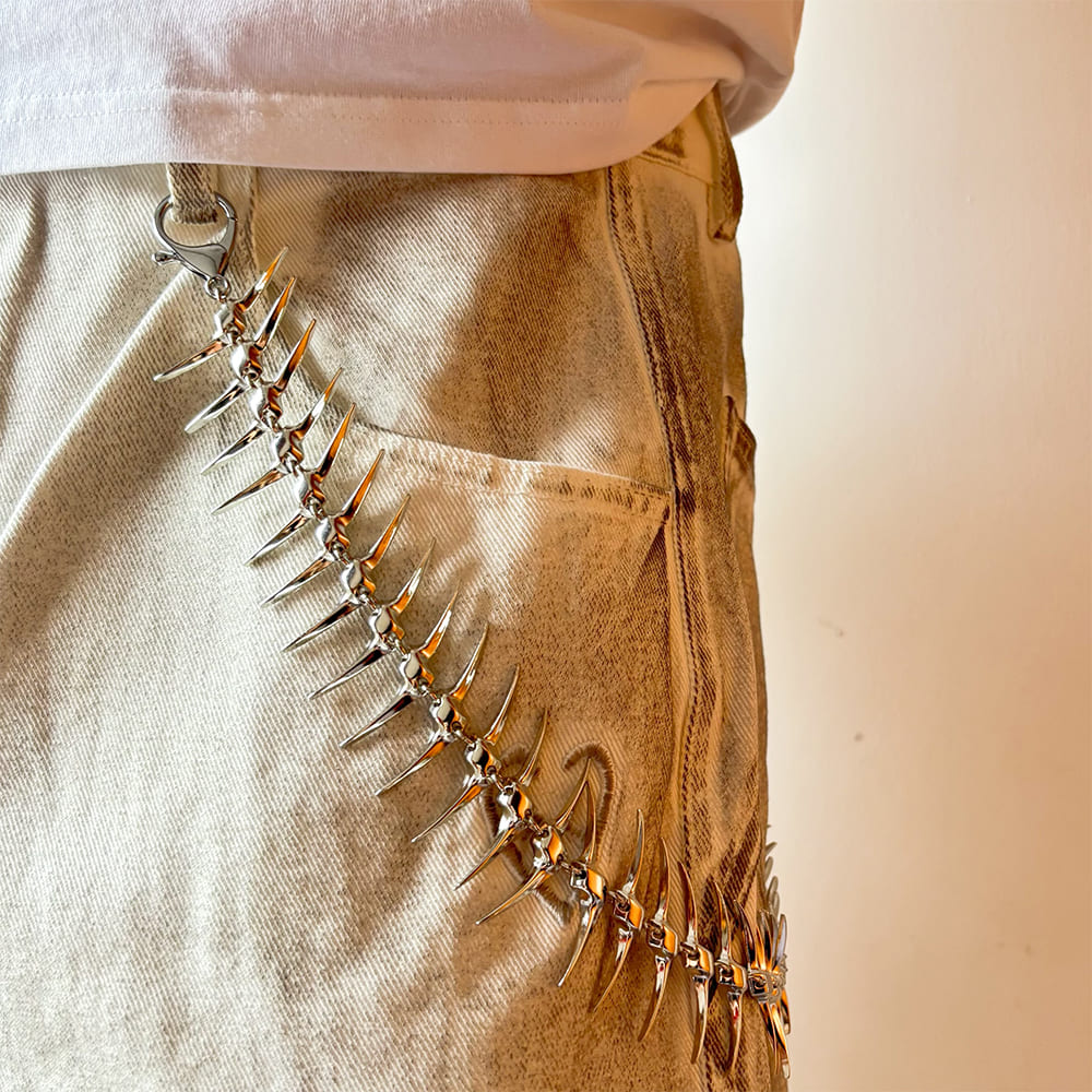 VILZSTUDIOS Edgy fishbone pant chain accessory for streetwear fashion