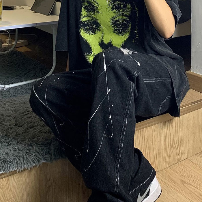 VILZSTUDIOS Edgy graphic t-shirt with ghost face design