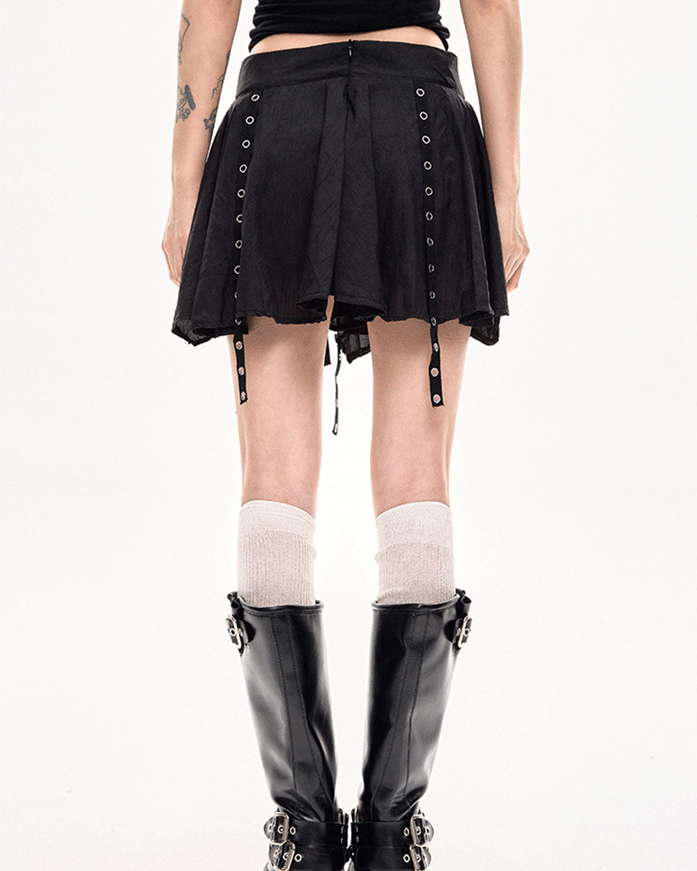VILZSTUDIOS Edgy layered high-waist mini skirt for fashion enthusiasts