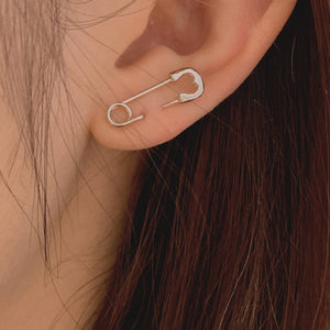 VILZSTUDIOS Stylish earrings with a unique pin design