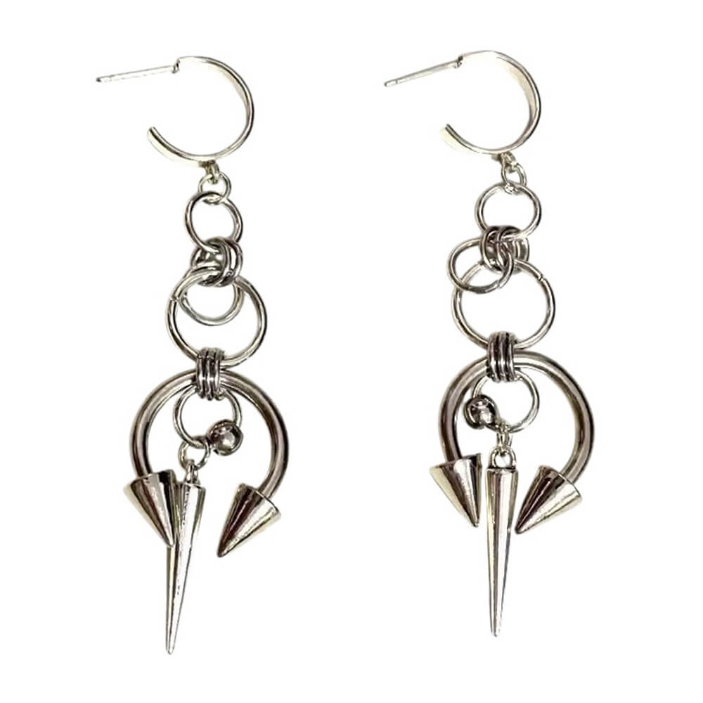 VILZSTUDIOS Edgy spike statement earrings made of zinc alloy