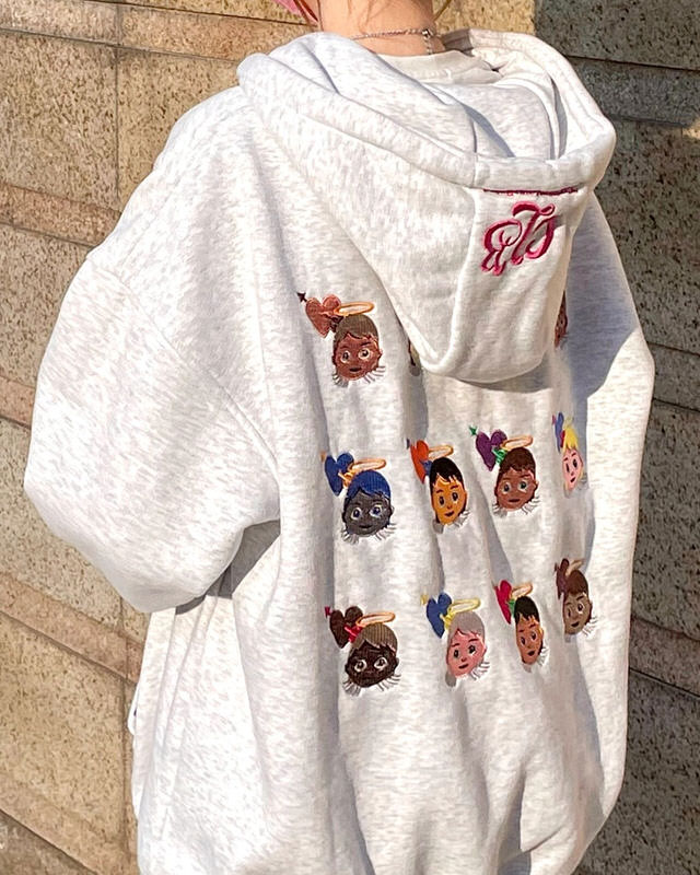 VILZSTUDIOS Embroidered hoodie with angel emoji design