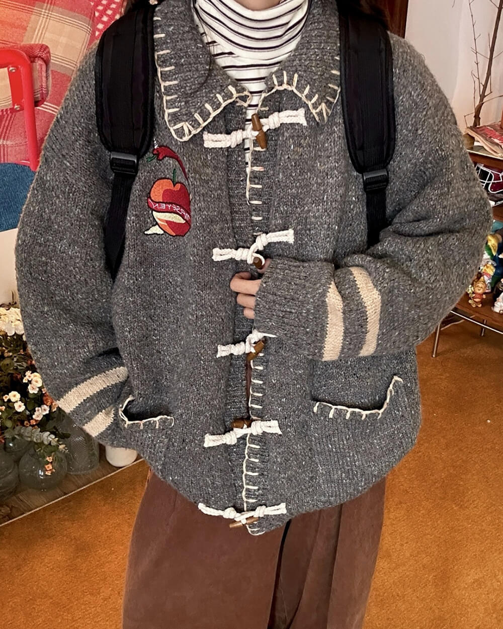 VILZSTUDIOS Apple embroidered grey knit cardigan