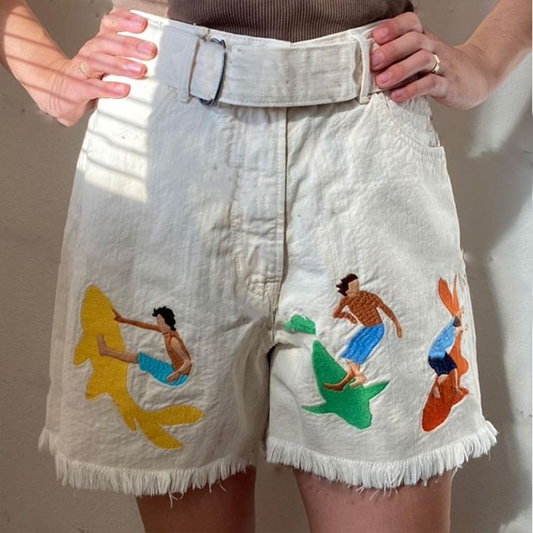 VILZSTUDIOS Fashionable embroidered shorts with surfing and shark designs