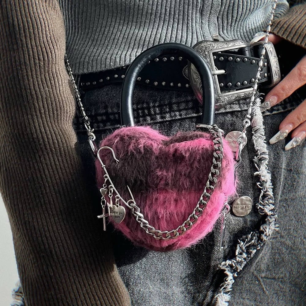 VILZSTUDIOS Heart-shaped bag with faux fur design